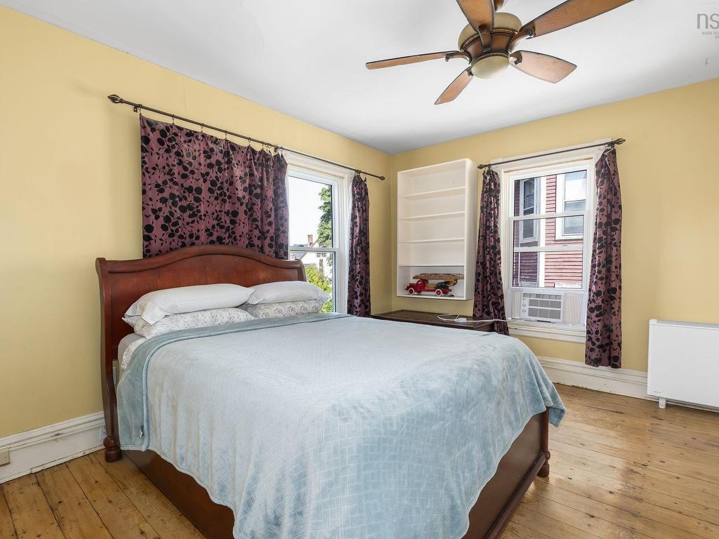 












328 King Street

,
Windsor,




NS
B0N 2T0

