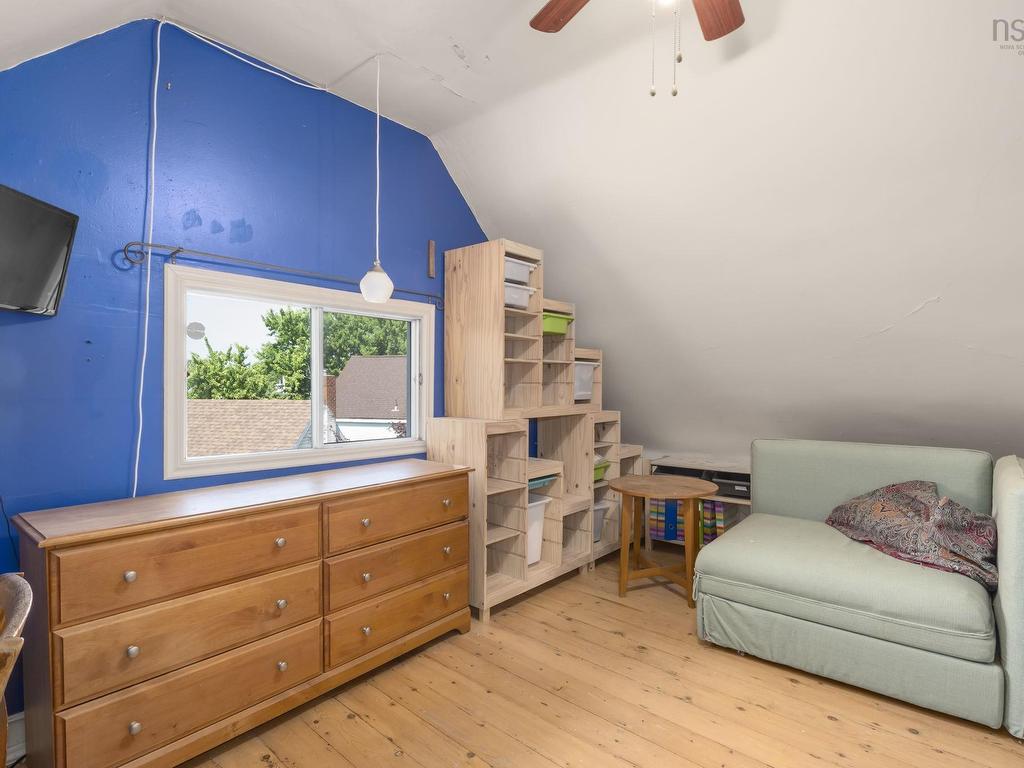 












328 King Street

,
Windsor,




NS
B0N 2T0

