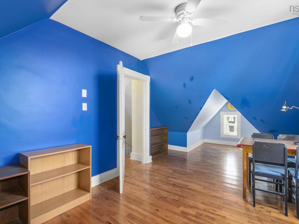 












328 King Street

,
Windsor,




NS
B0N 2T0

