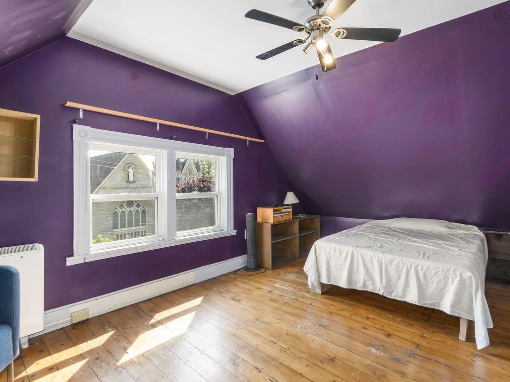 












328 King Street

,
Windsor,




NS
B0N 2T0

