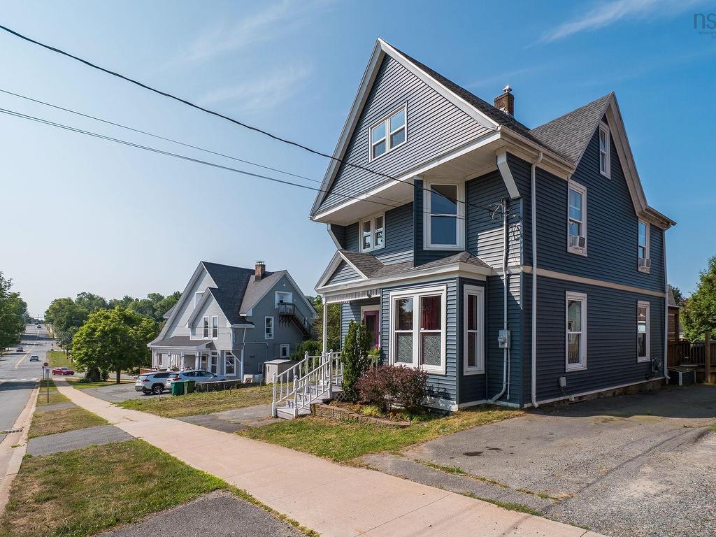 












328 King Street

,
Windsor,




NS
B0N 2T0

