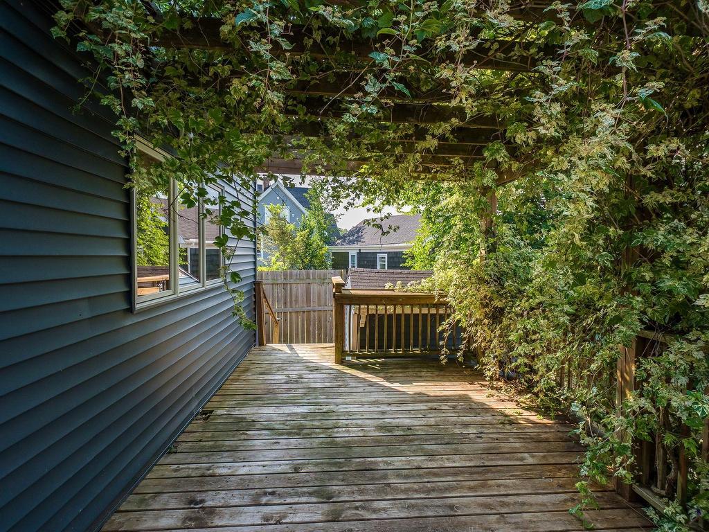 












328 King Street

,
Windsor,




NS
B0N 2T0

