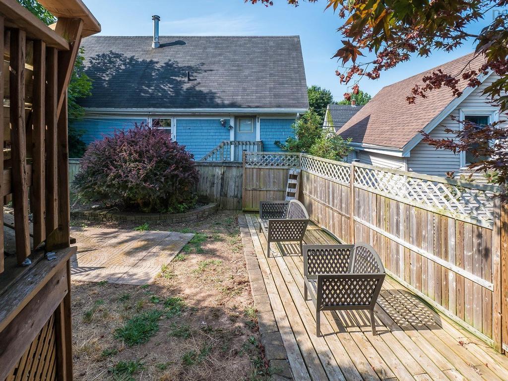 












328 King Street

,
Windsor,




NS
B0N 2T0

