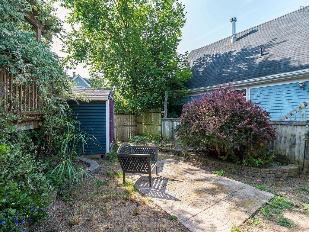 












328 King Street

,
Windsor,




NS
B0N 2T0


