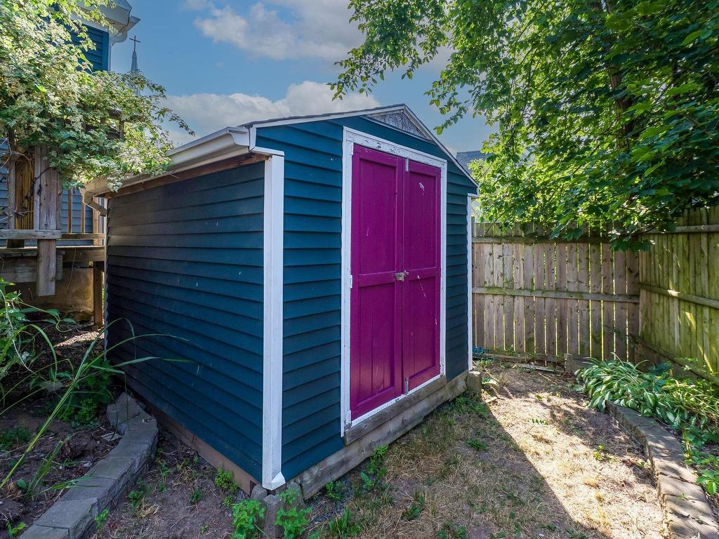 












328 King Street

,
Windsor,




NS
B0N 2T0

