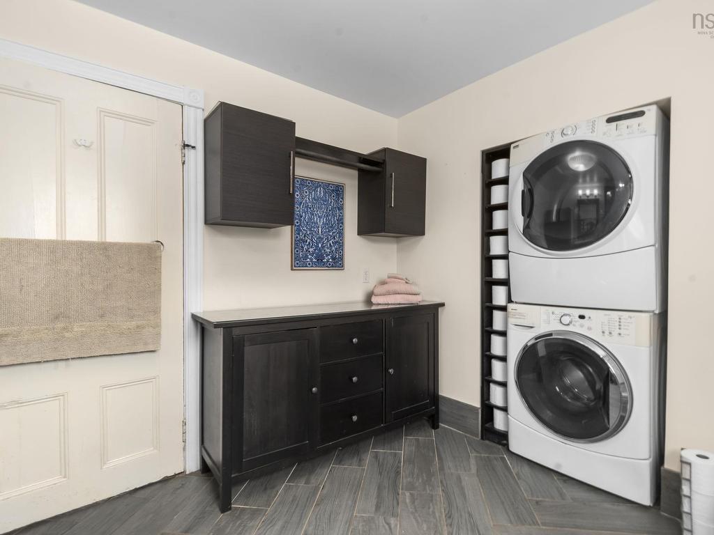 












328 King Street

,
Windsor,




NS
B0N 2T0

