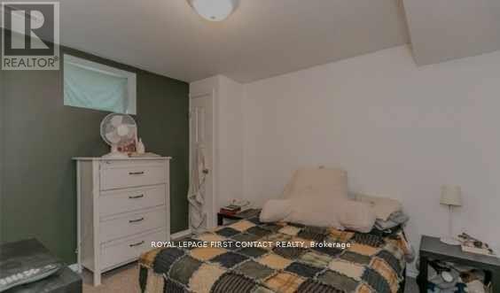 












5 MONIQUE CRESCENT

,
Barrie,




Ontario
L4M6Y3

