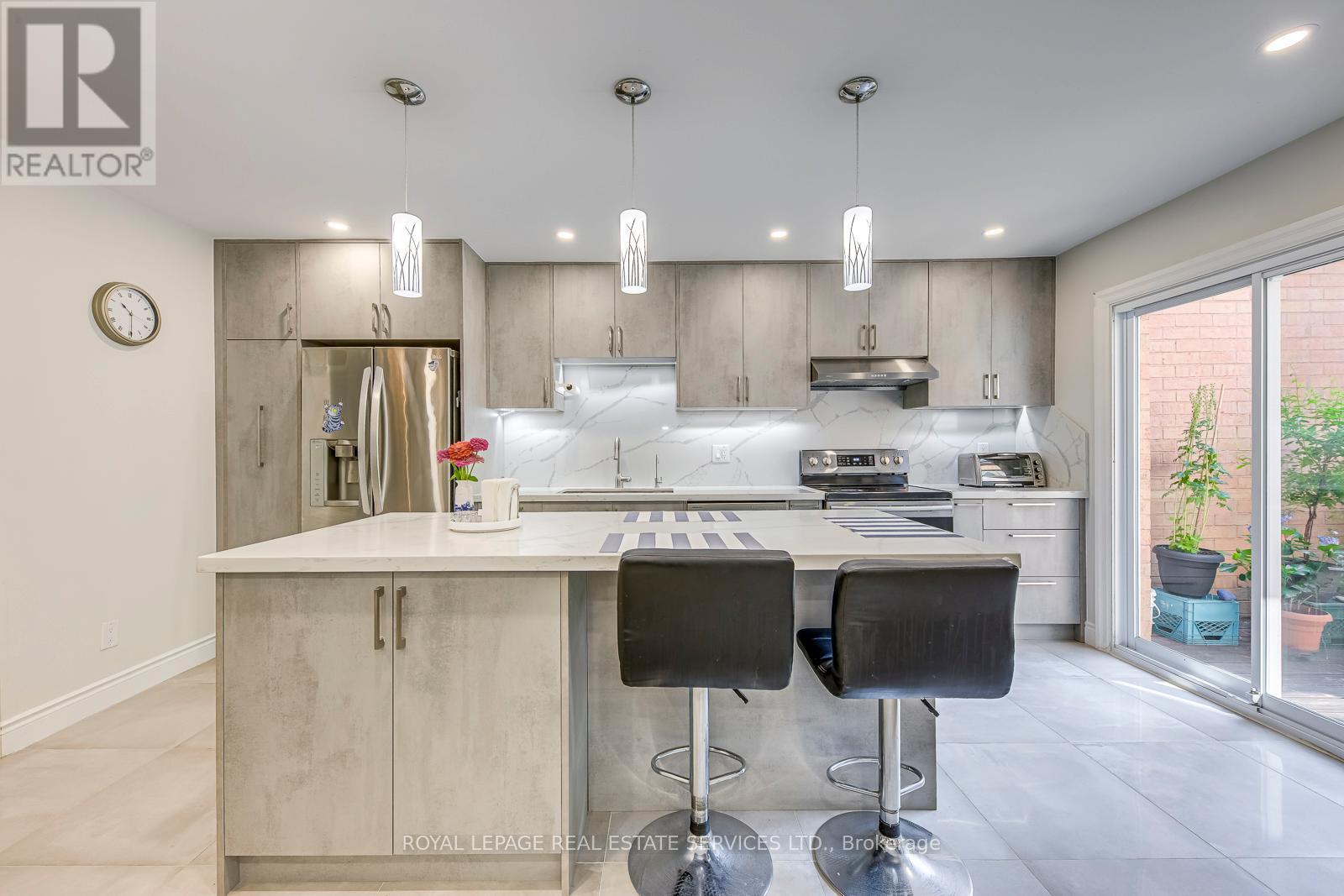 












49 - 1905 BROAD HOLLOW GATE

,
Mississauga,




Ontario
L5L5X2

