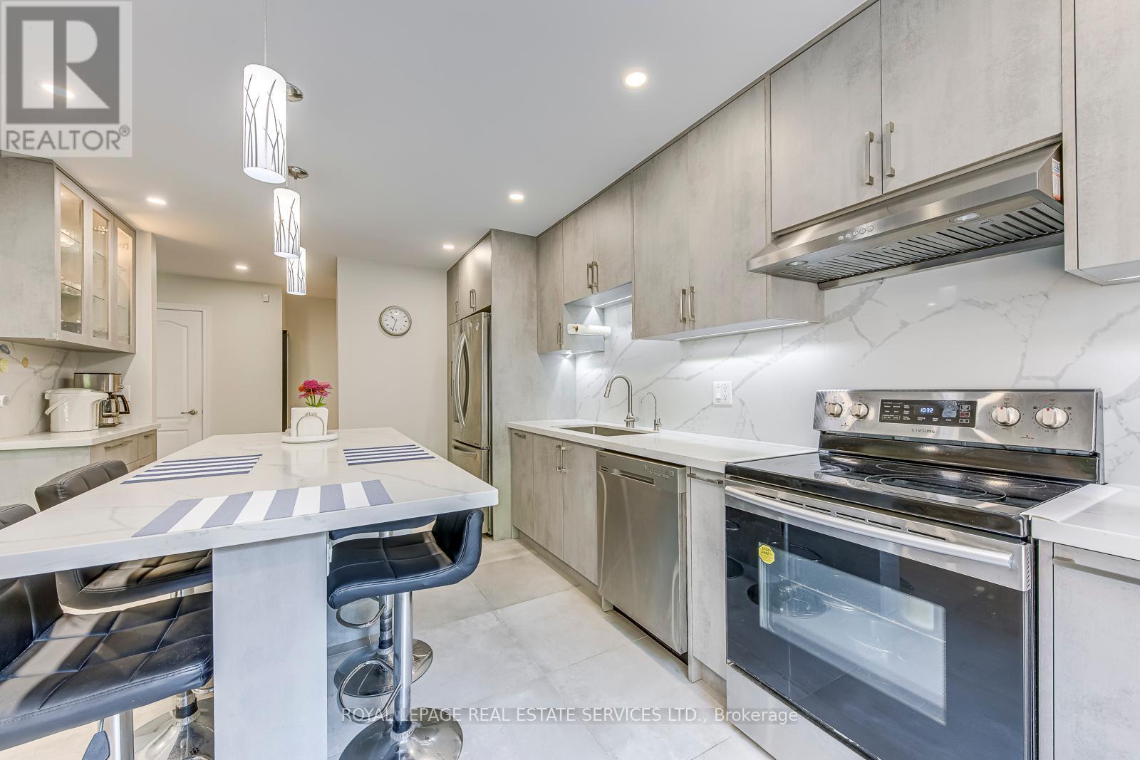 












49 - 1905 BROAD HOLLOW GATE

,
Mississauga,




Ontario
L5L5X2

