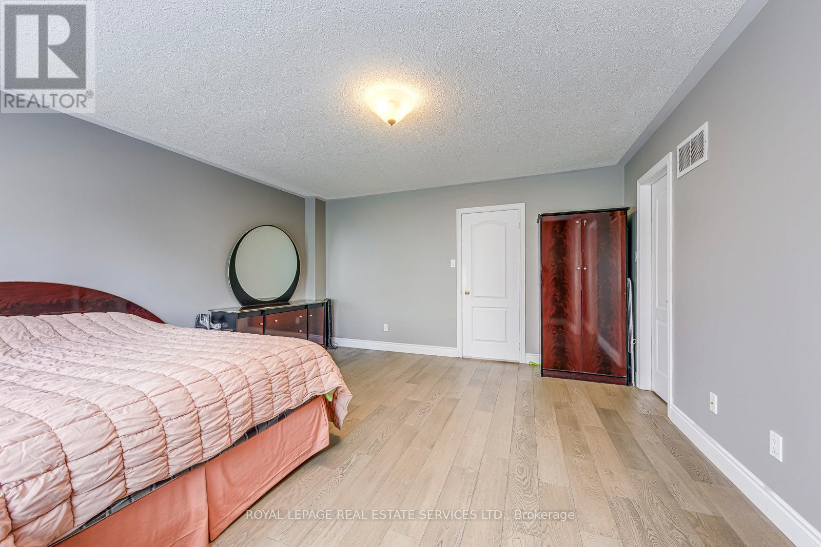 












49 - 1905 BROAD HOLLOW GATE

,
Mississauga,




Ontario
L5L5X2

