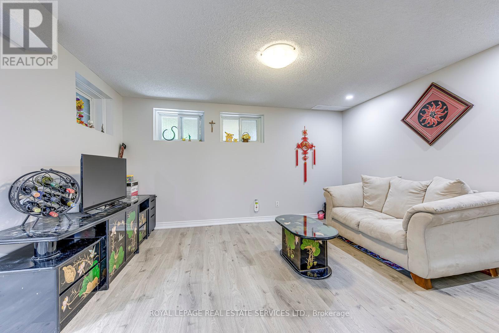 












49 - 1905 BROAD HOLLOW GATE

,
Mississauga,




Ontario
L5L5X2


