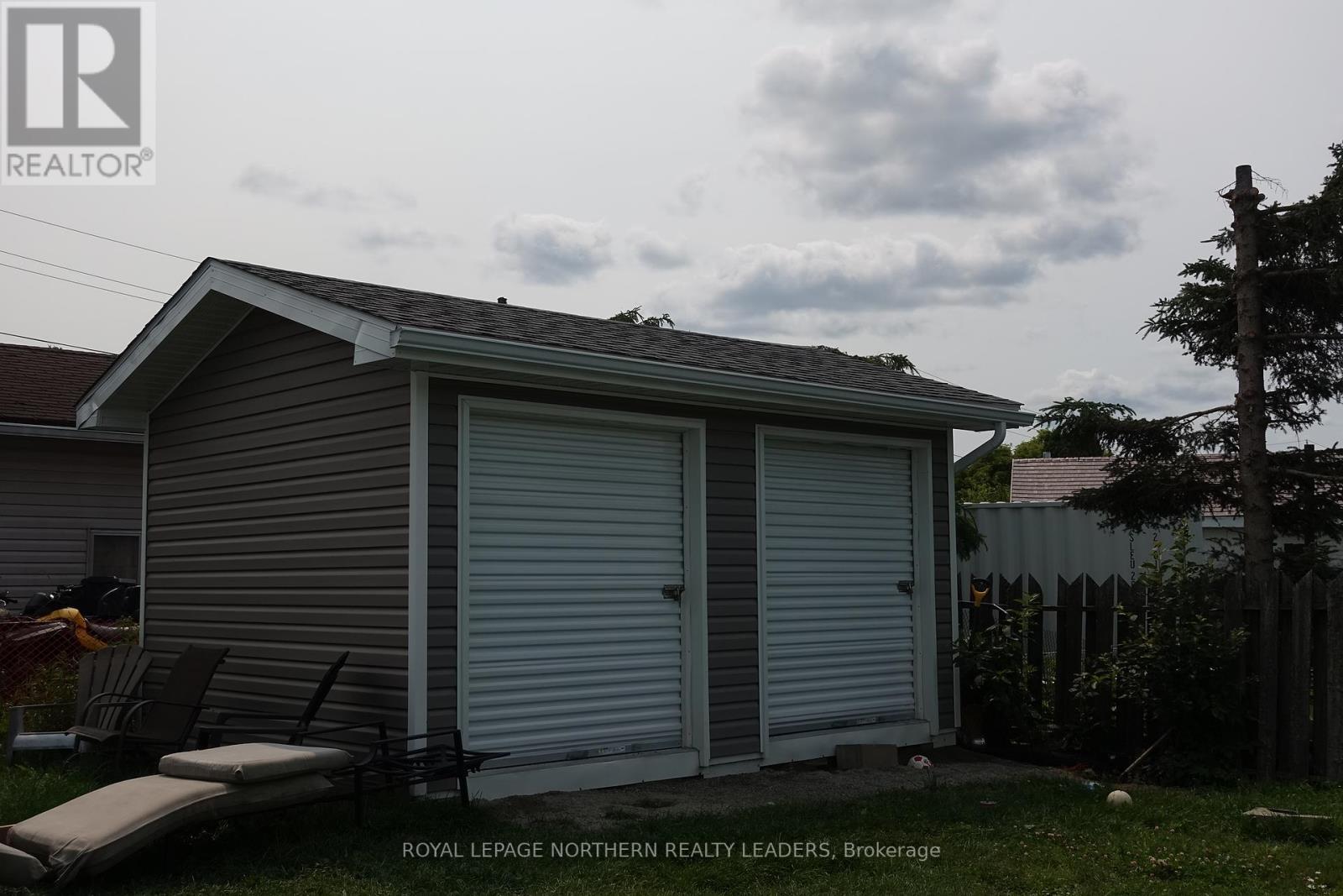 












891 DENISE STREET

,
Timmins (TNW - Riverpark),




Ontario
P4P1A7


