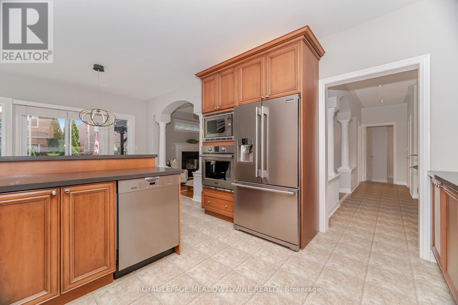 












6756 EARLY SETTLER ROW

,
Mississauga,




Ontario
L5W1J3

