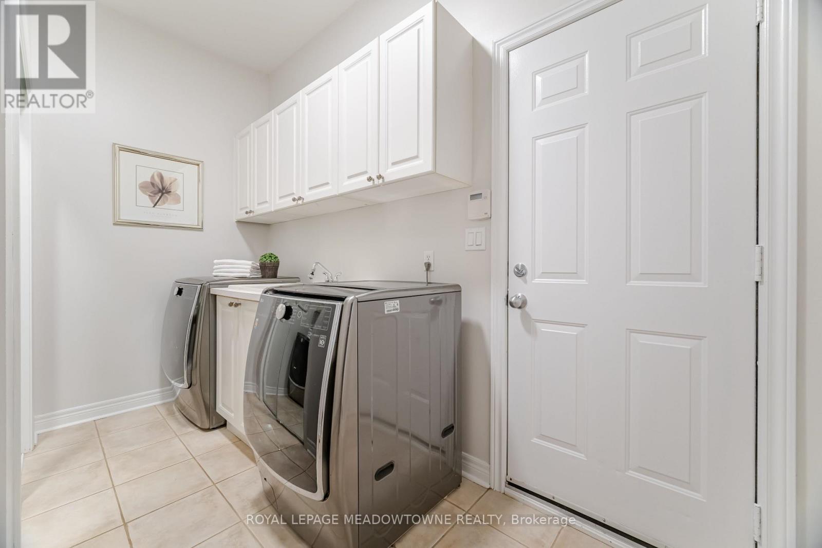 












6756 EARLY SETTLER ROW

,
Mississauga,




Ontario
L5W1J3

