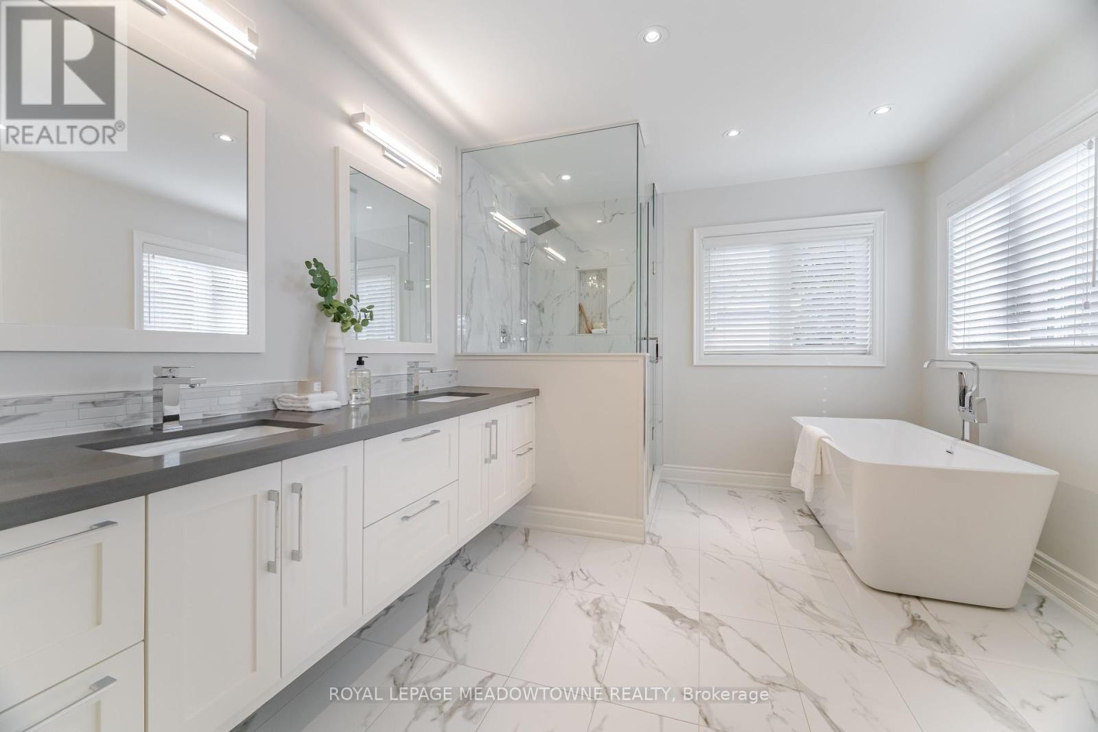












6756 EARLY SETTLER ROW

,
Mississauga,




Ontario
L5W1J3

