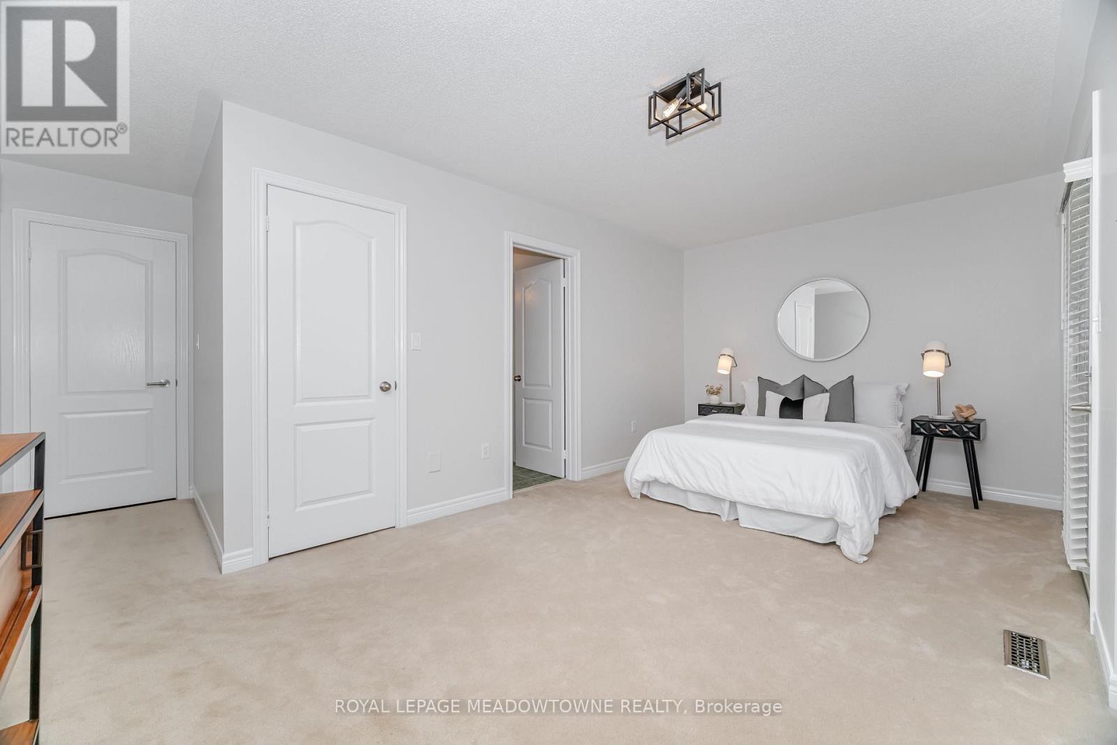 












6756 EARLY SETTLER ROW

,
Mississauga,




Ontario
L5W1J3

