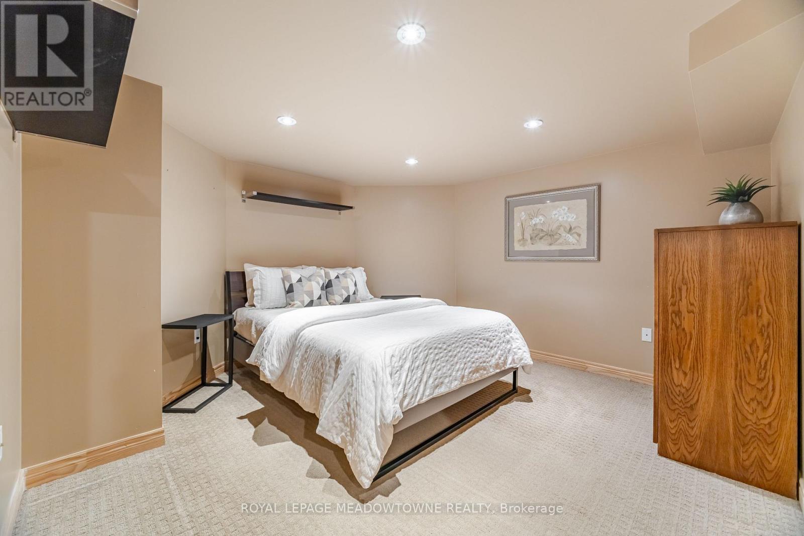 












6756 EARLY SETTLER ROW

,
Mississauga,




Ontario
L5W1J3

