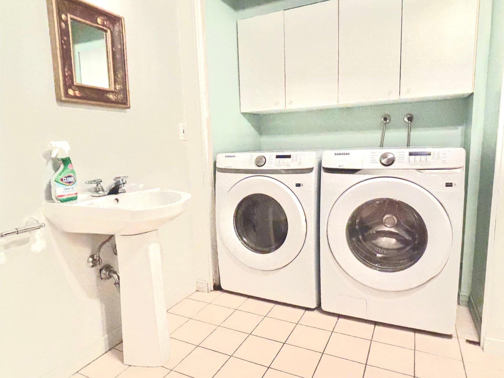









2696


Rue des Perce-Neige

,
Vaudreuil-Dorion,




QC
J7V8Y4

