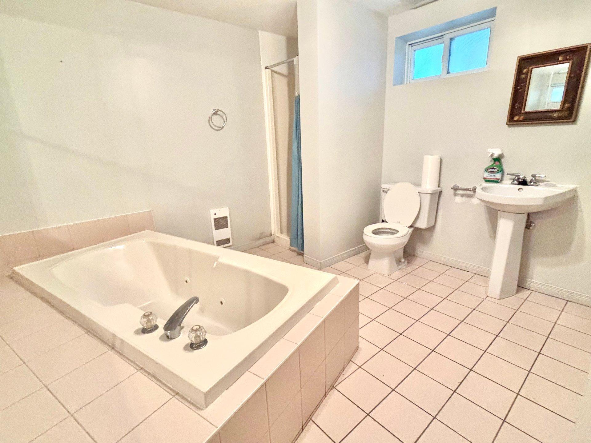 









2696


Rue des Perce-Neige

,
Vaudreuil-Dorion,




QC
J7V8Y4

