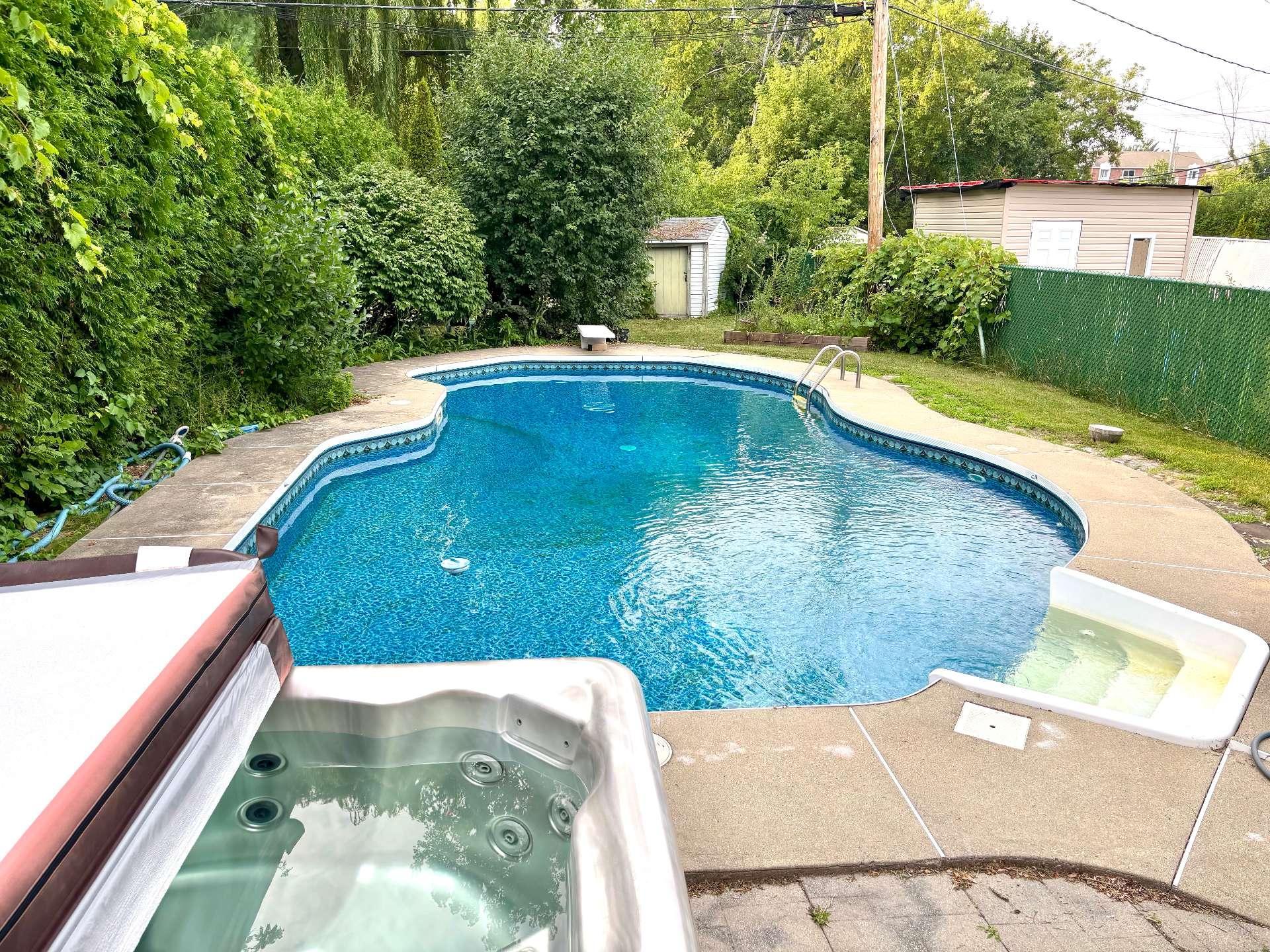 









2696


Rue des Perce-Neige

,
Vaudreuil-Dorion,




QC
J7V8Y4

