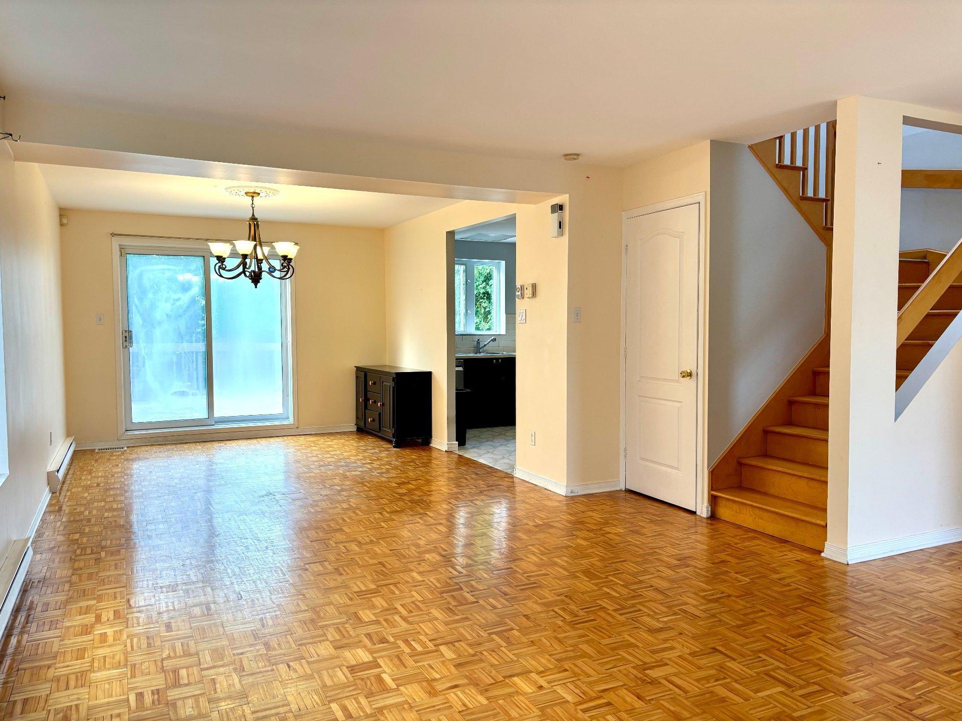









2696


Rue des Perce-Neige

,
Vaudreuil-Dorion,




QC
J7V8Y4

