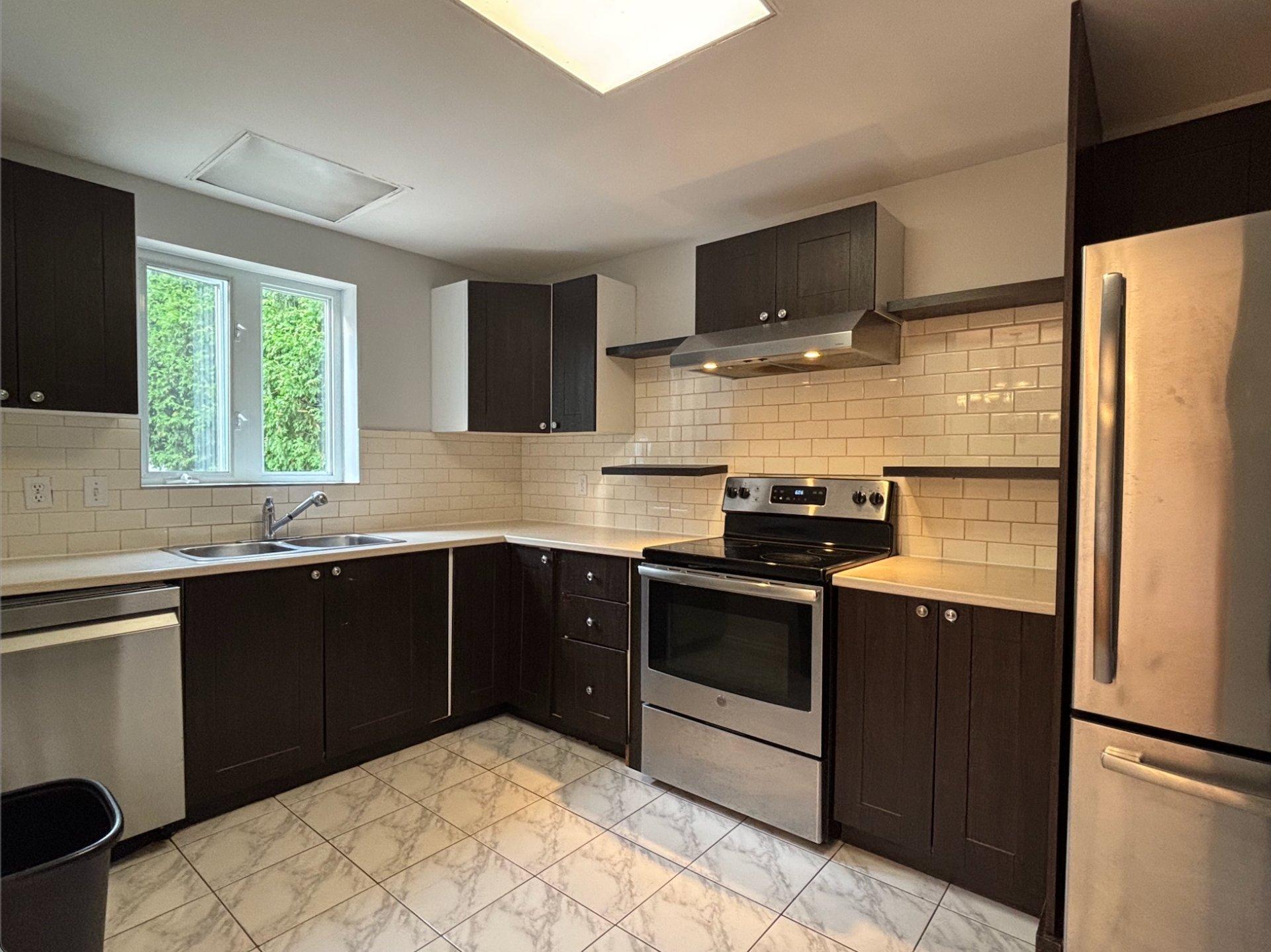 









2696


Rue des Perce-Neige

,
Vaudreuil-Dorion,




QC
J7V8Y4

