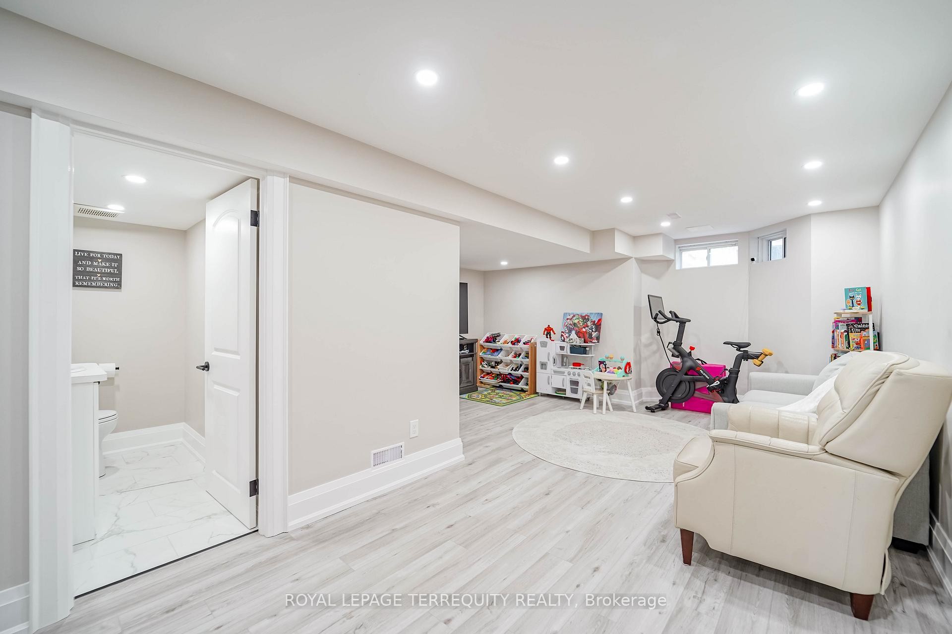 









9


Stonebriar

Drive,
Vaughan,




ON
L6A 2N5

