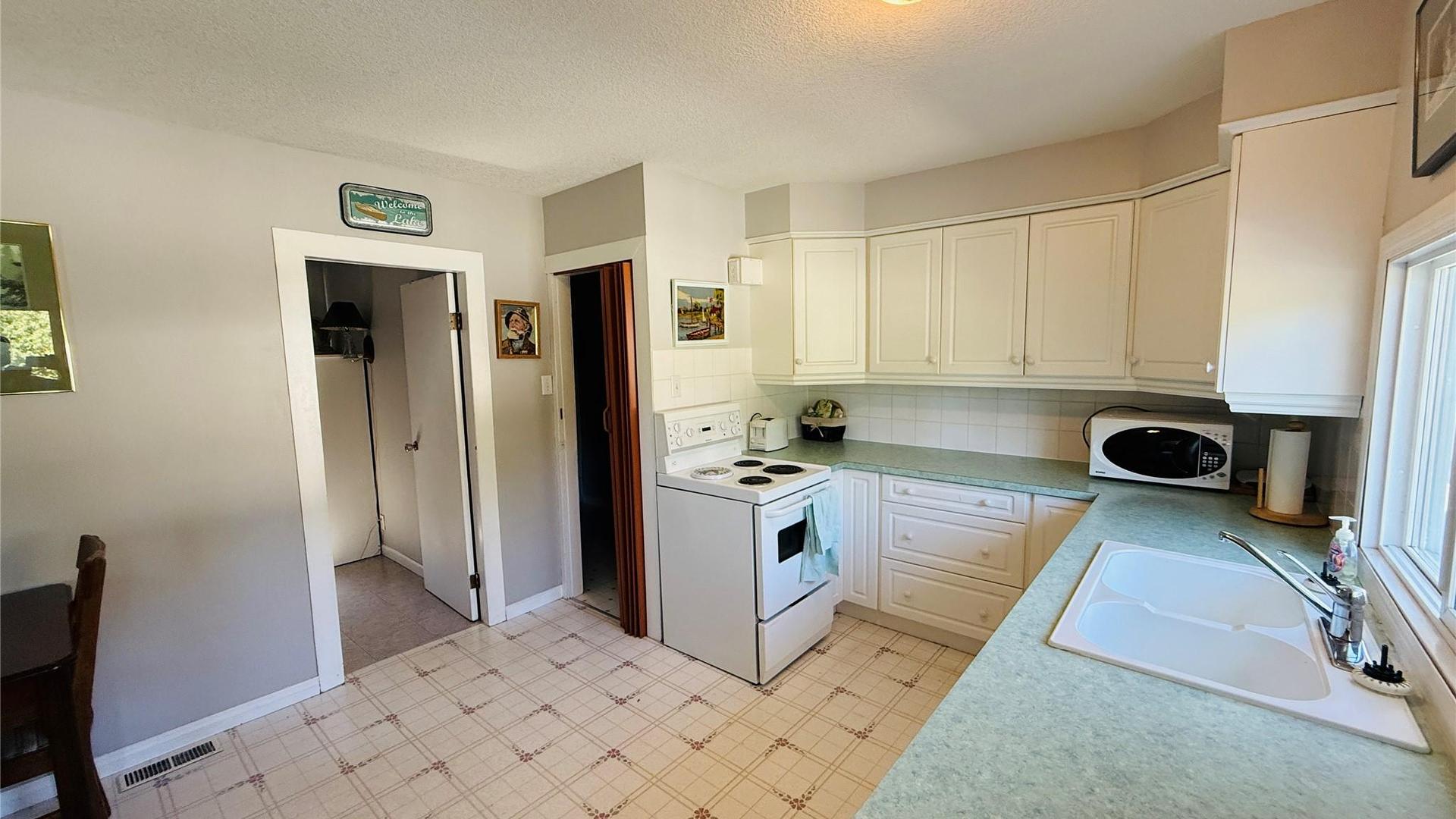 









4688


Poplar

Street,
Windermere,




BC
V0B 2L2

