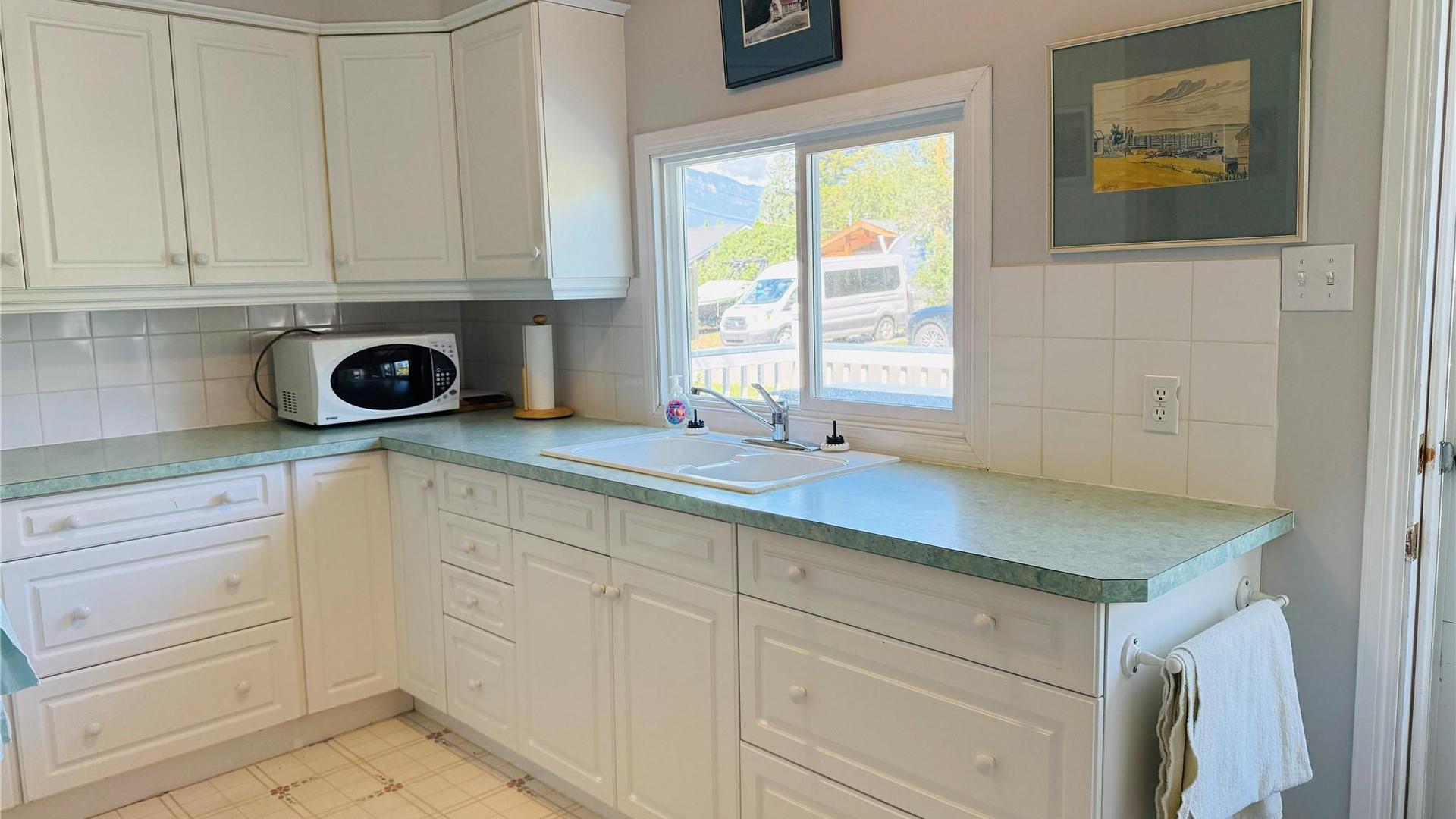 









4688


Poplar

Street,
Windermere,




BC
V0B 2L2

