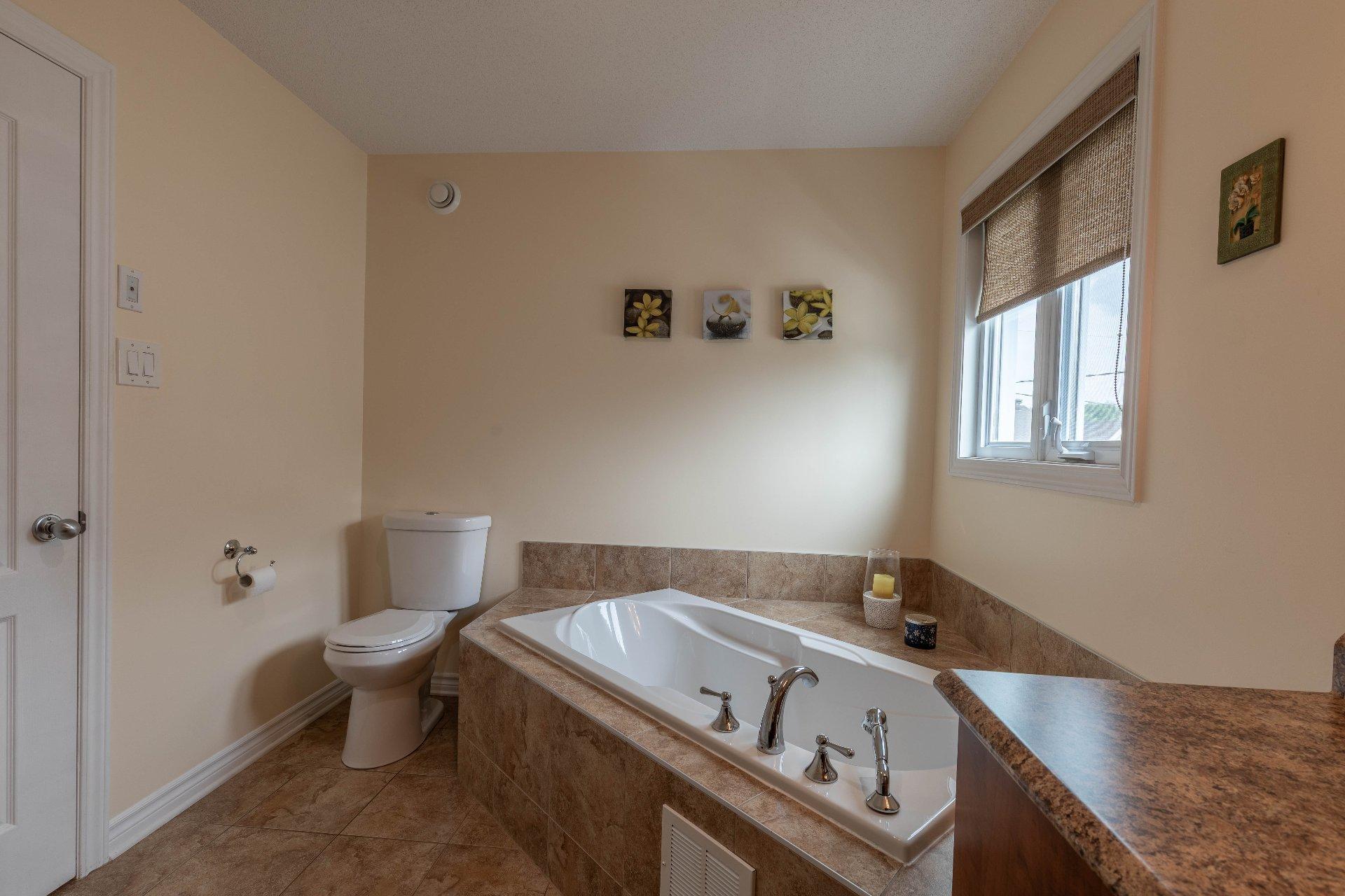 









31


Rue Jules-Verne

,
Gatineau (Gatineau),




QC
J8R2Y1

