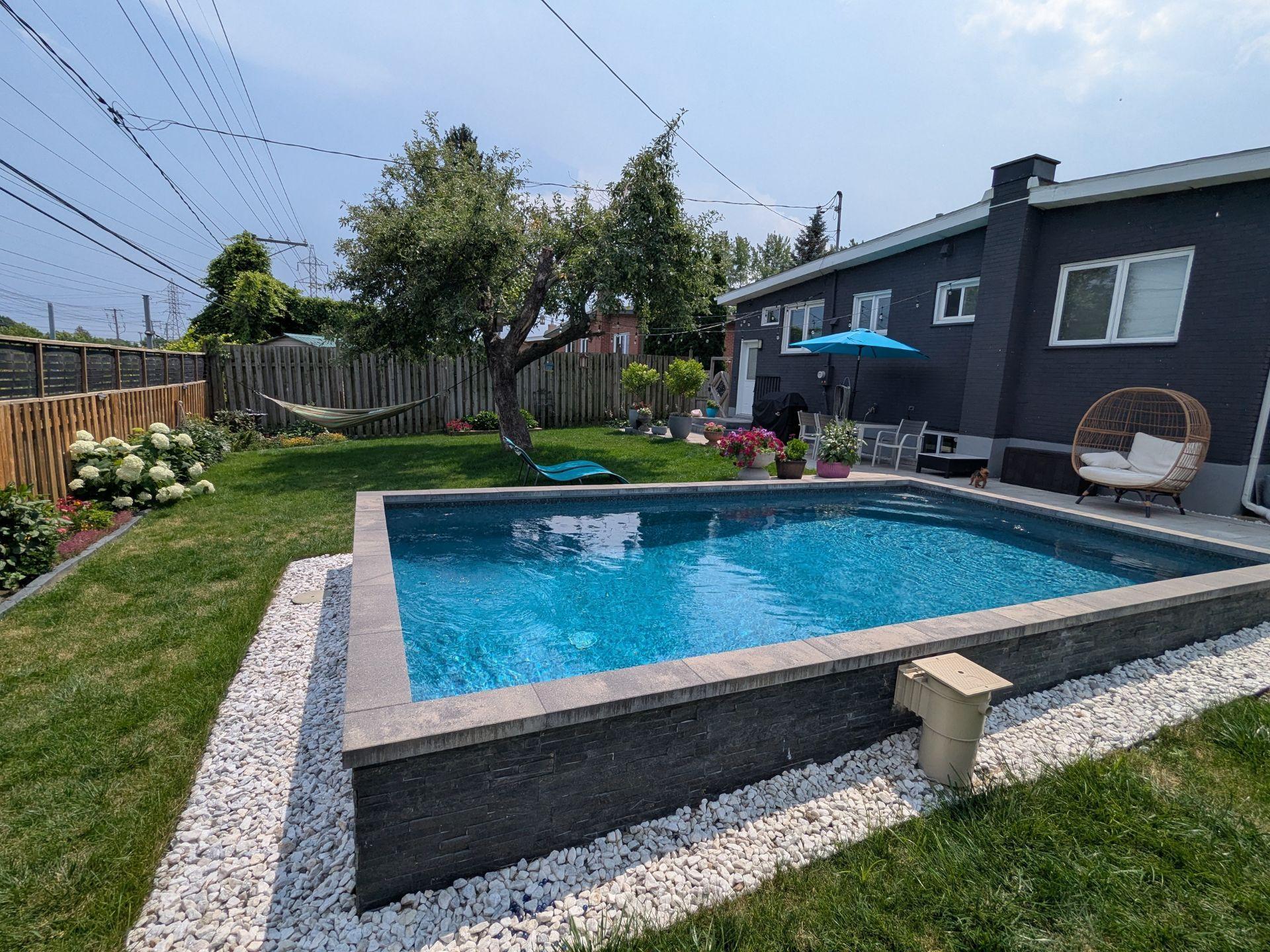 









2073


Place Raymond

,
Laval (Chomedey),




QC
H7S1R5

