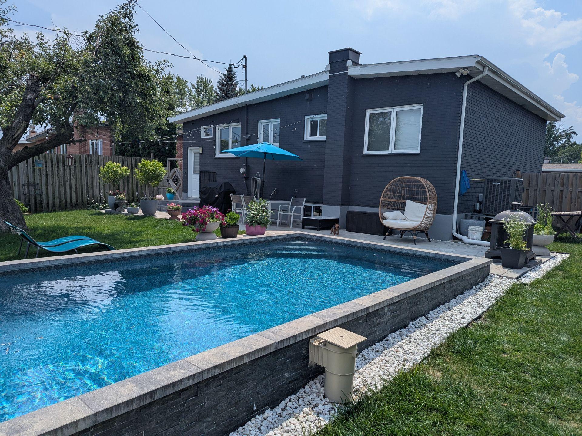 









2073


Place Raymond

,
Laval (Chomedey),




QC
H7S1R5

