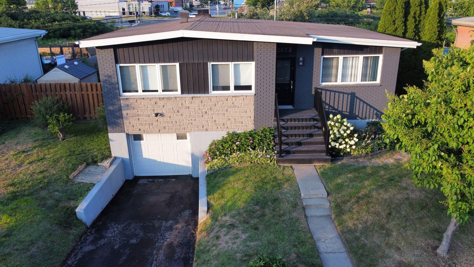 









2073


Place Raymond

,
Laval (Chomedey),




QC
H7S1R5

