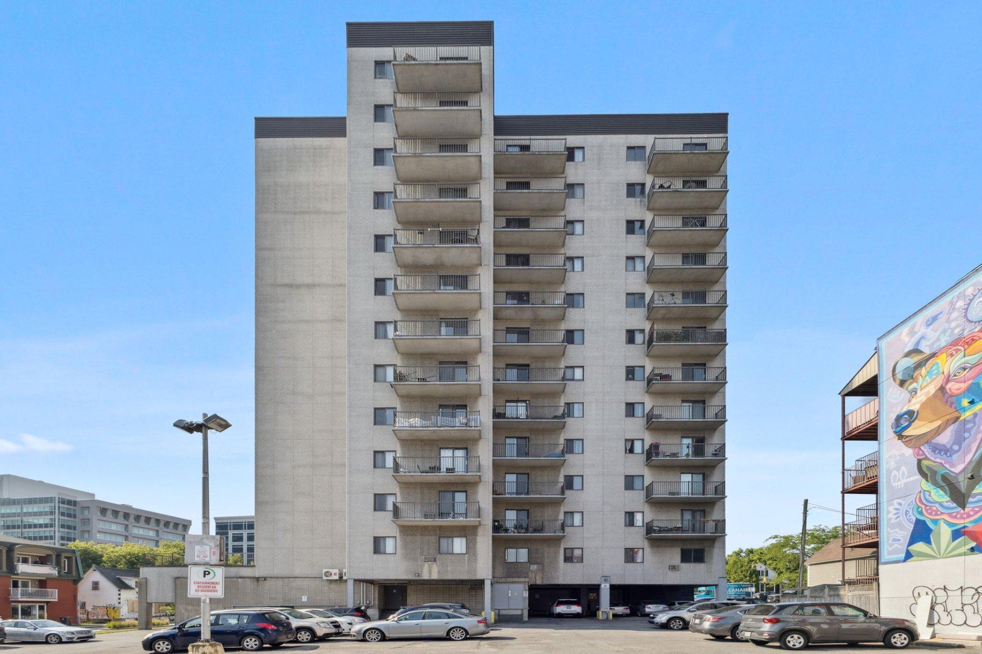 









89


Rue Vaudreuil

, 1201,
Gatineau (Hull),




QC
J8X4E8

