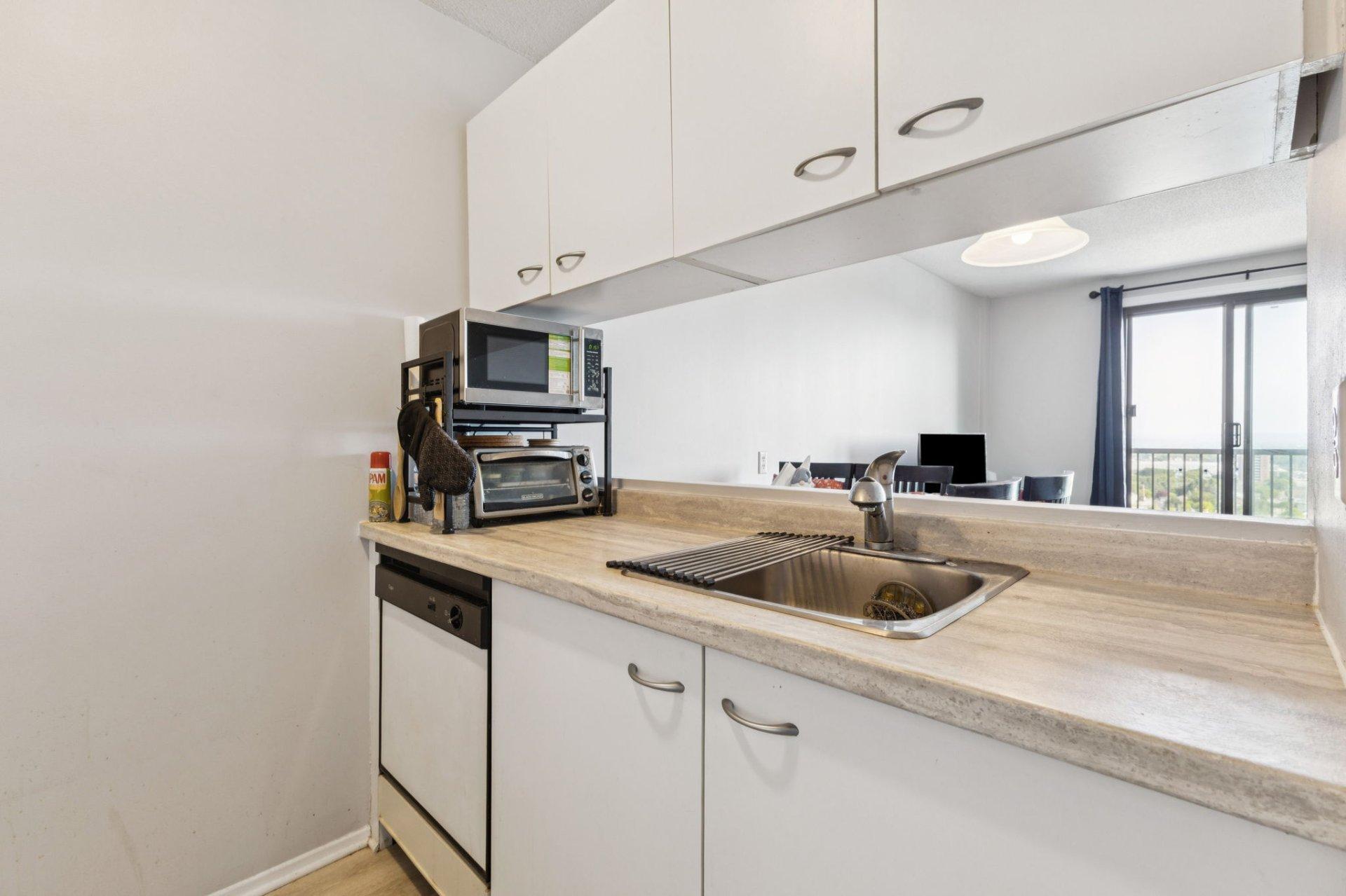 









89


Rue Vaudreuil

, 1201,
Gatineau (Hull),




QC
J8X4E8

