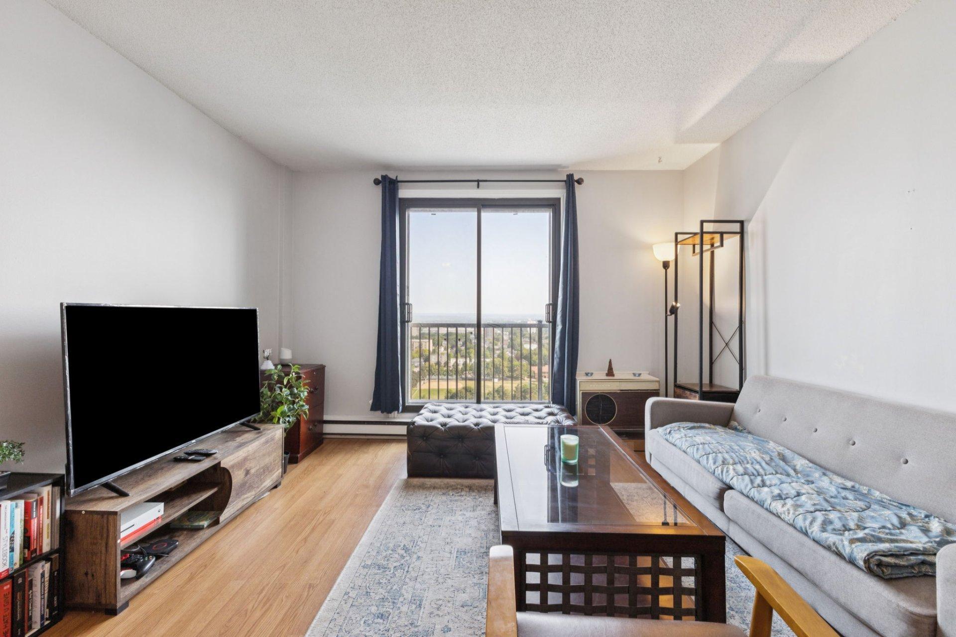 









89


Rue Vaudreuil

, 1201,
Gatineau (Hull),




QC
J8X4E8

