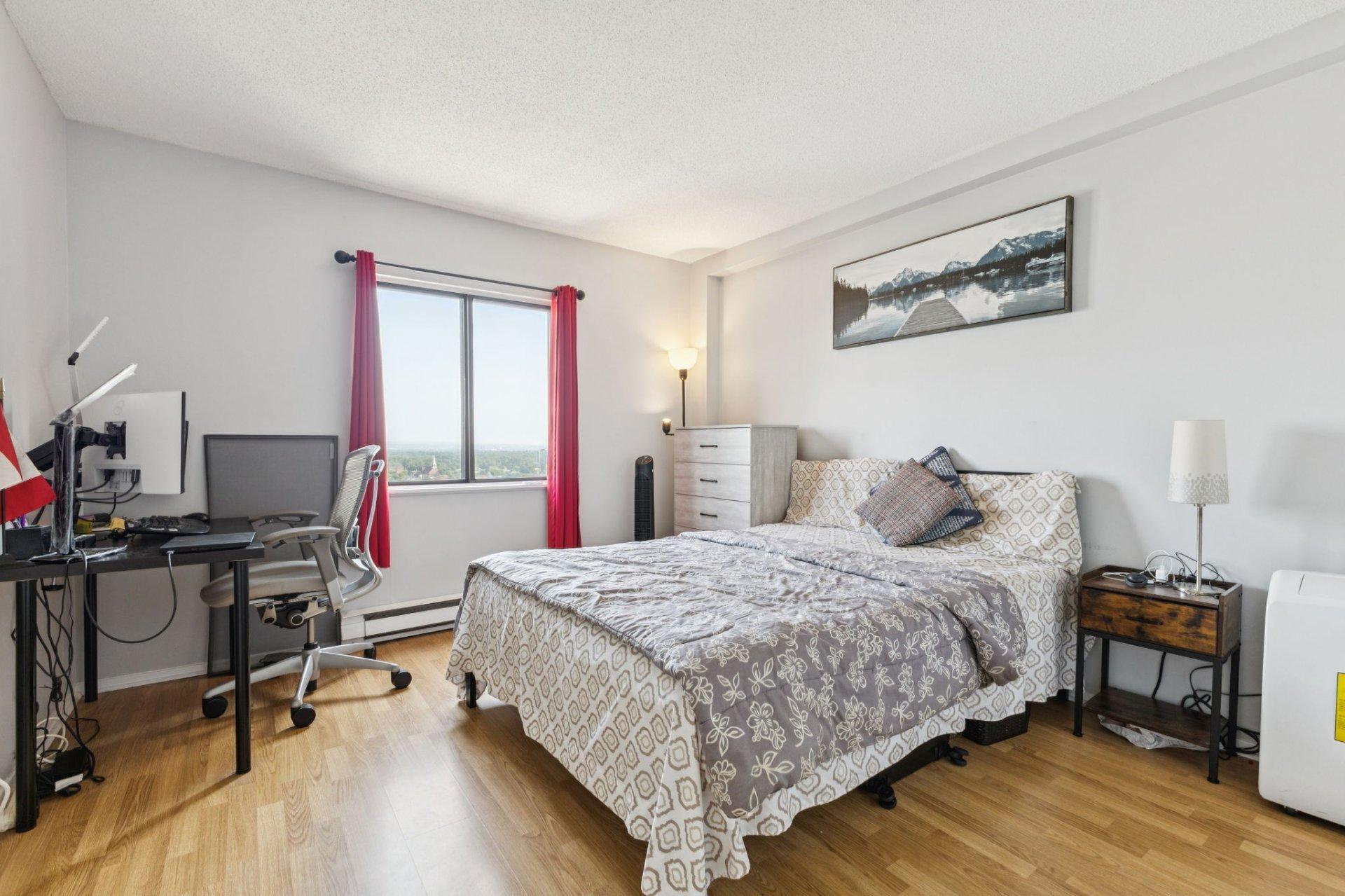 









89


Rue Vaudreuil

, 1201,
Gatineau (Hull),




QC
J8X4E8

