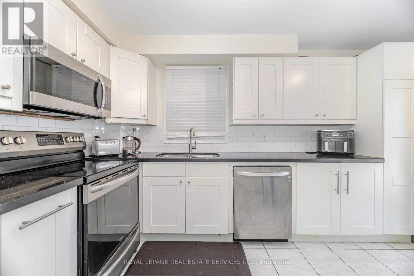 












3245 AUBREY ROAD

,
Mississauga,




Ontario
L5L5C8

