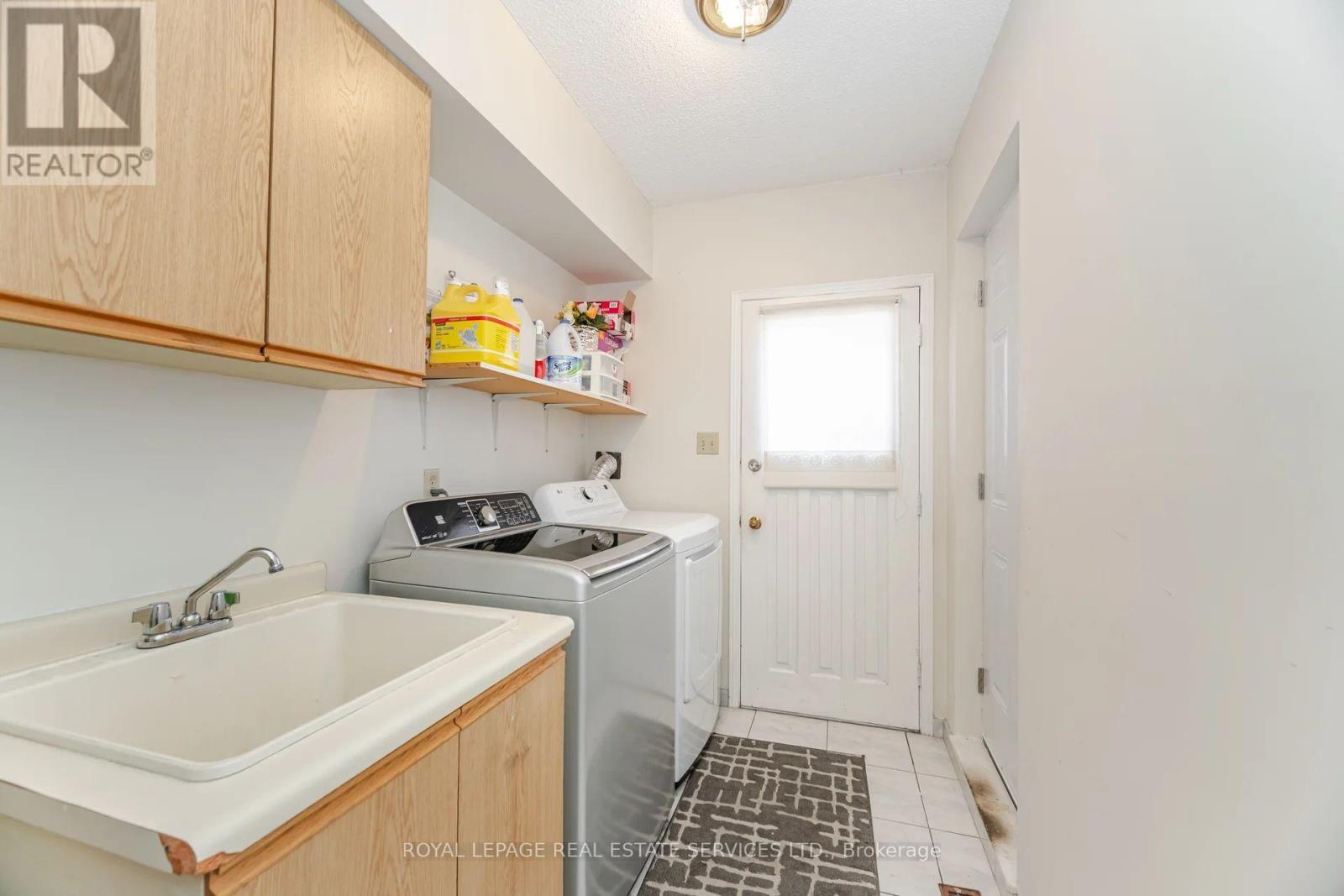 












3245 AUBREY ROAD

,
Mississauga,




Ontario
L5L5C8

