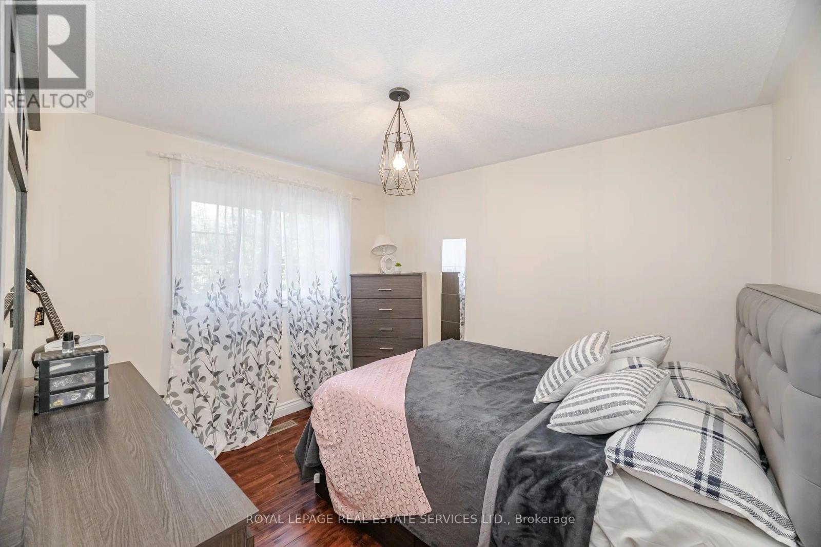 












3245 AUBREY ROAD

,
Mississauga,




Ontario
L5L5C8

