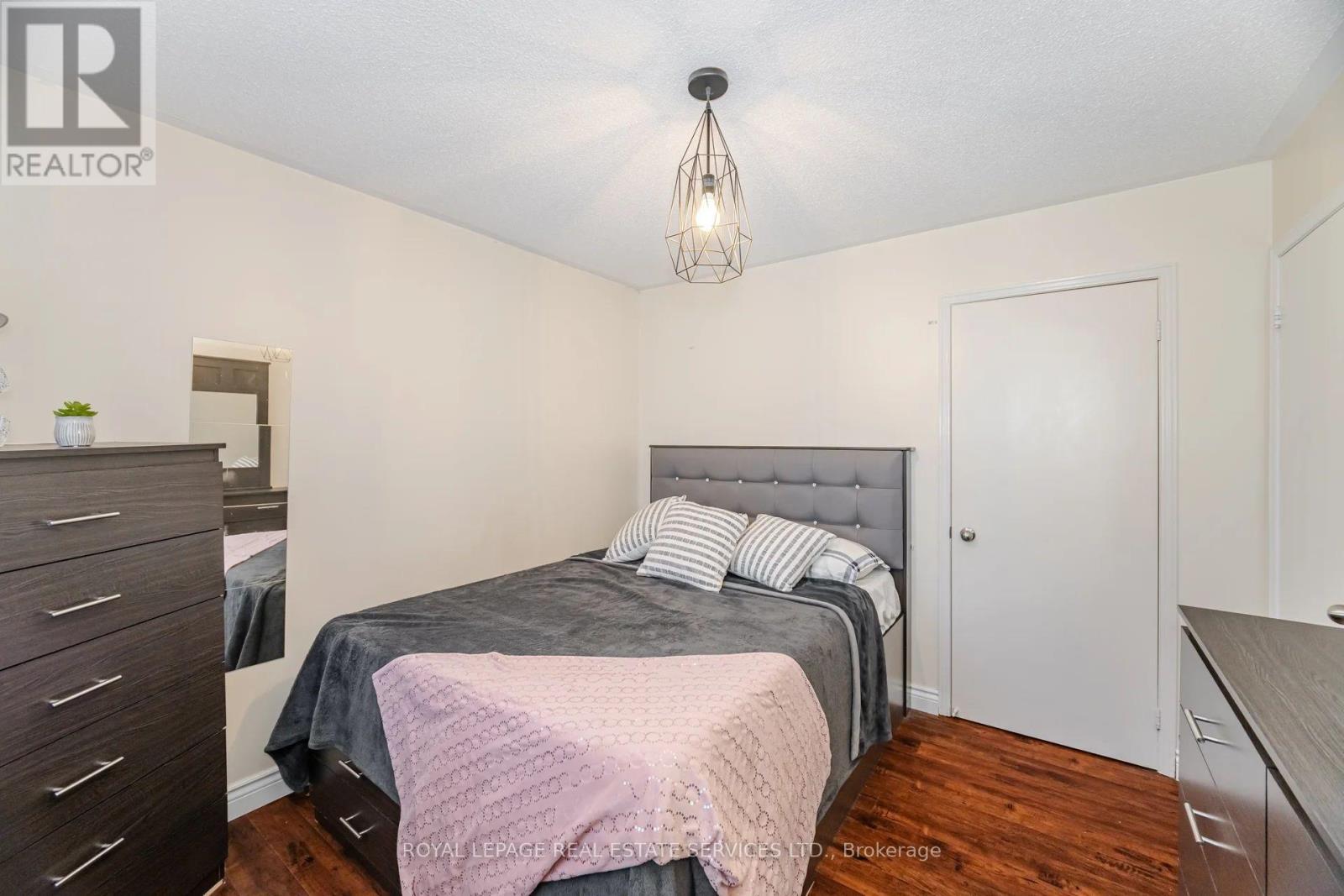 












3245 AUBREY ROAD

,
Mississauga,




Ontario
L5L5C8

