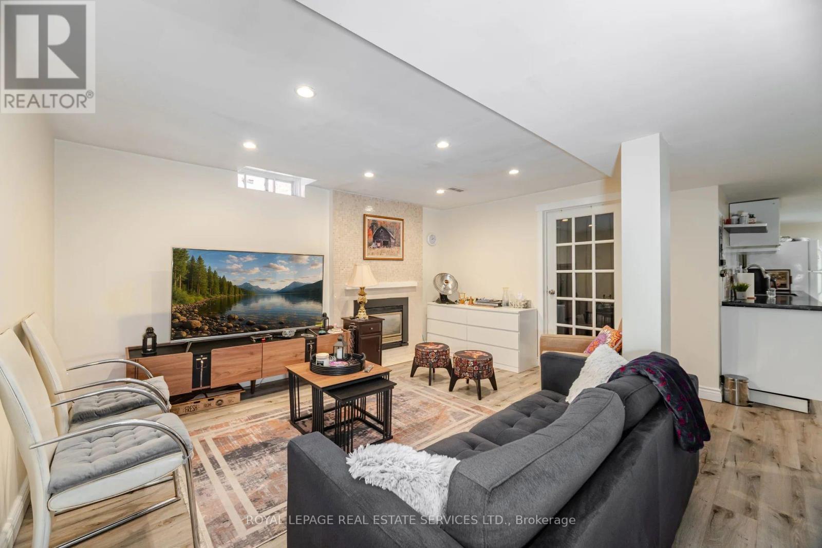












3245 AUBREY ROAD

,
Mississauga,




Ontario
L5L5C8

