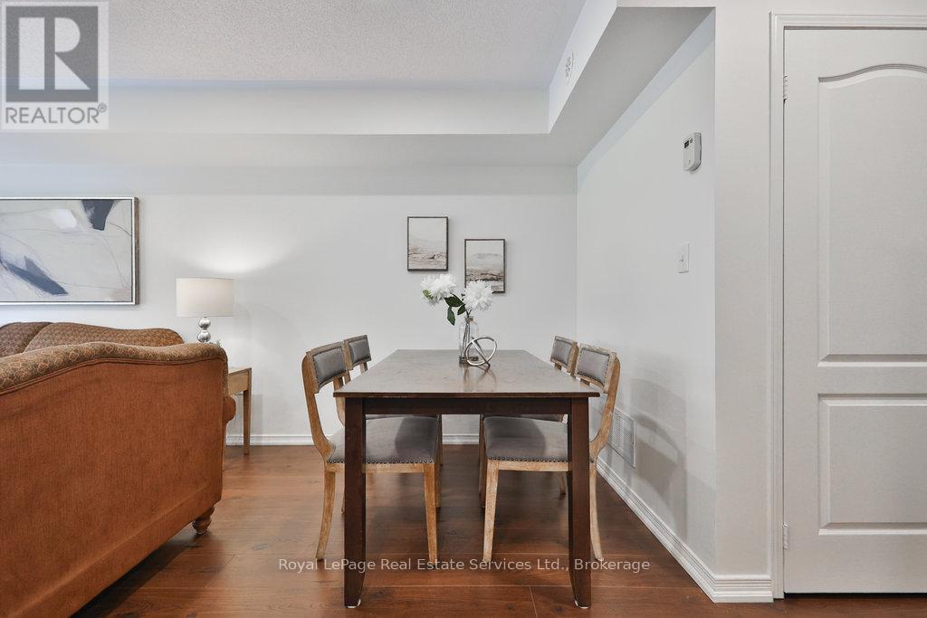 












24 - 47 HAYS BOULEVARD

,
Oakville (RO River Oaks),




Ontario
L6H0J1

