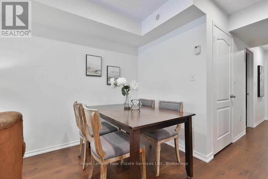 












24 - 47 HAYS BOULEVARD

,
Oakville (RO River Oaks),




Ontario
L6H0J1

