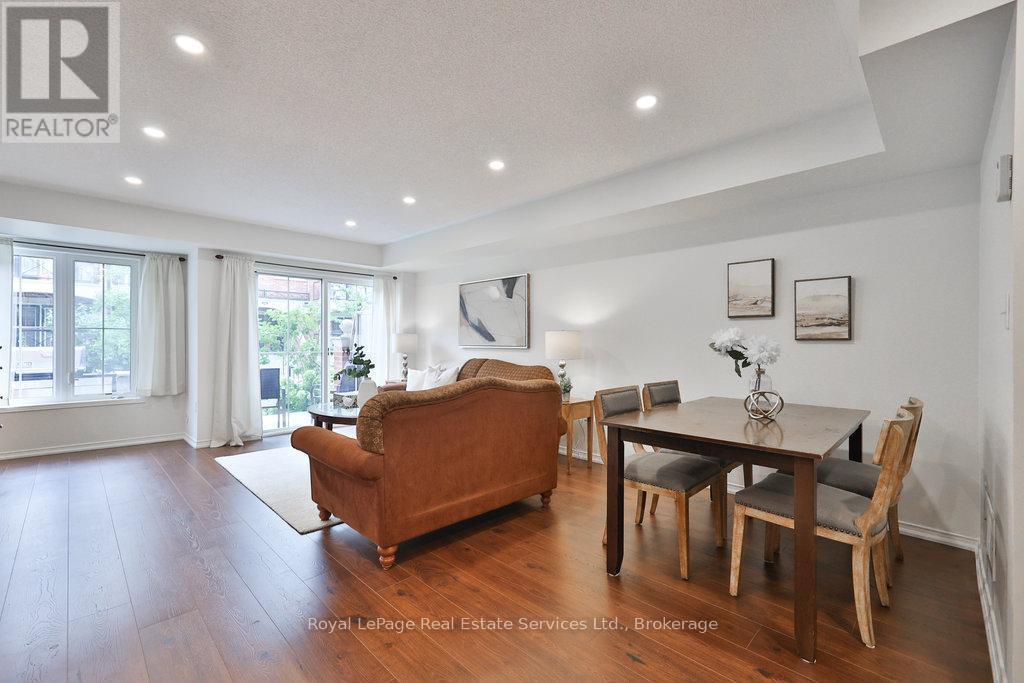 












24 - 47 HAYS BOULEVARD

,
Oakville (RO River Oaks),




Ontario
L6H0J1

