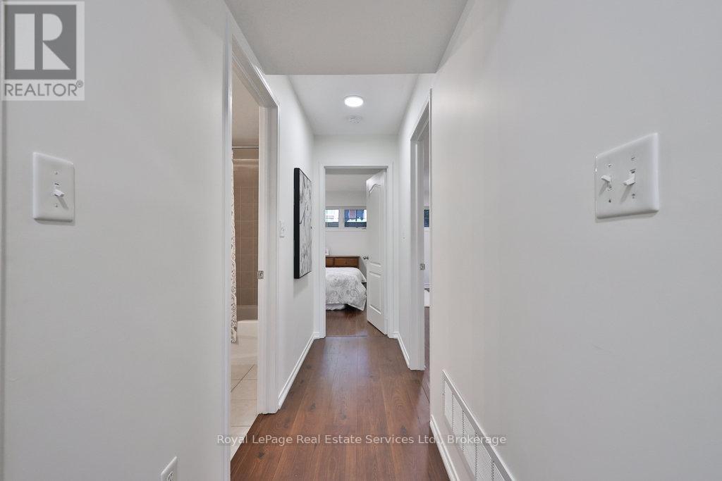 












24 - 47 HAYS BOULEVARD

,
Oakville (RO River Oaks),




Ontario
L6H0J1

