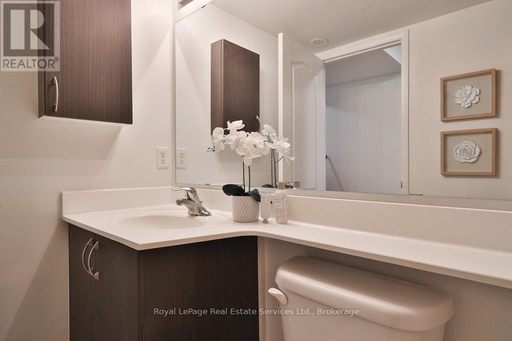 












24 - 47 HAYS BOULEVARD

,
Oakville (RO River Oaks),




Ontario
L6H0J1


