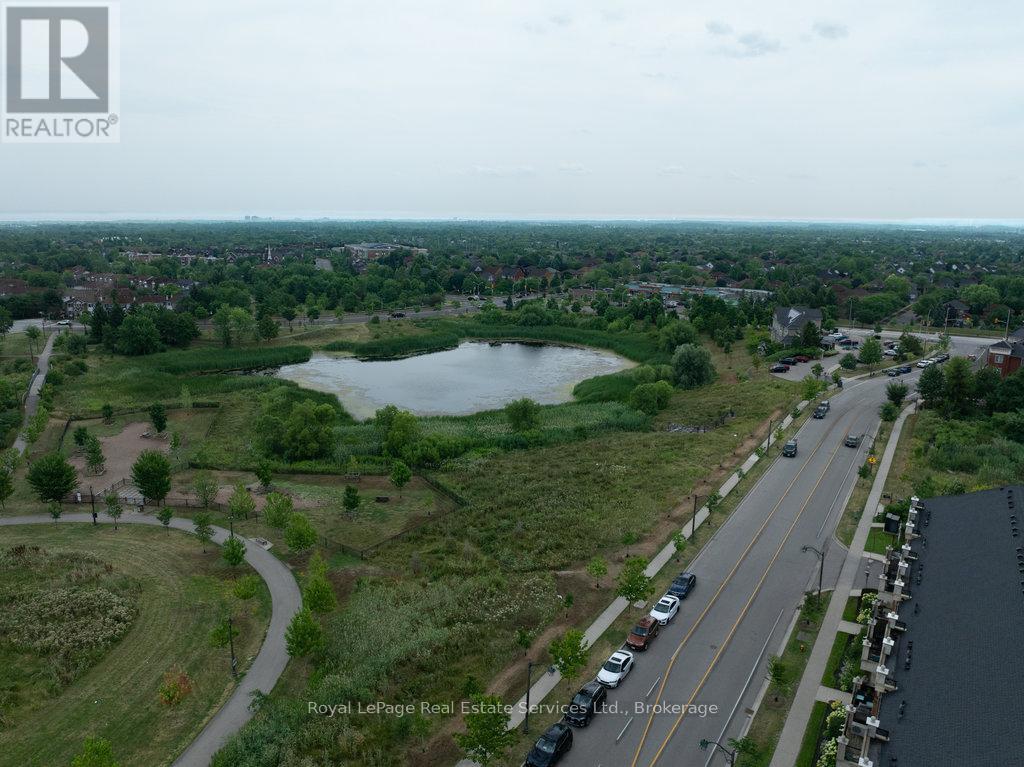 












24 - 47 HAYS BOULEVARD

,
Oakville (RO River Oaks),




Ontario
L6H0J1

