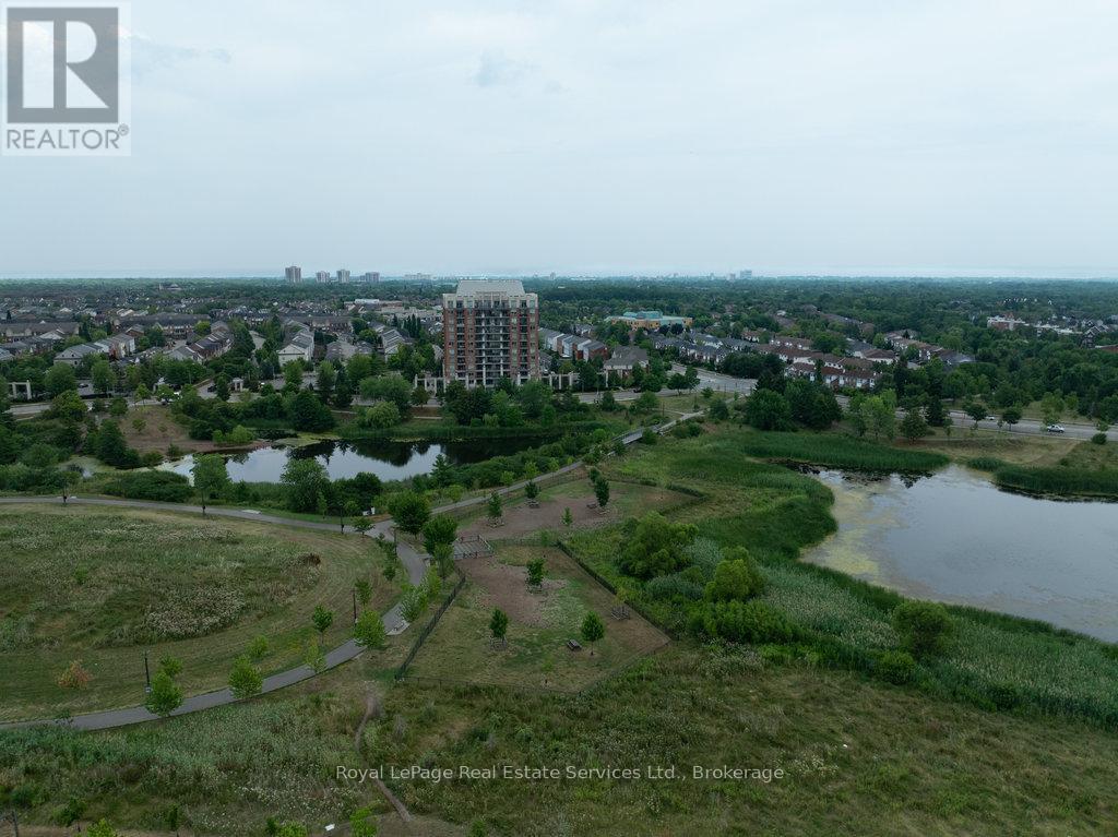 












24 - 47 HAYS BOULEVARD

,
Oakville (RO River Oaks),




Ontario
L6H0J1

