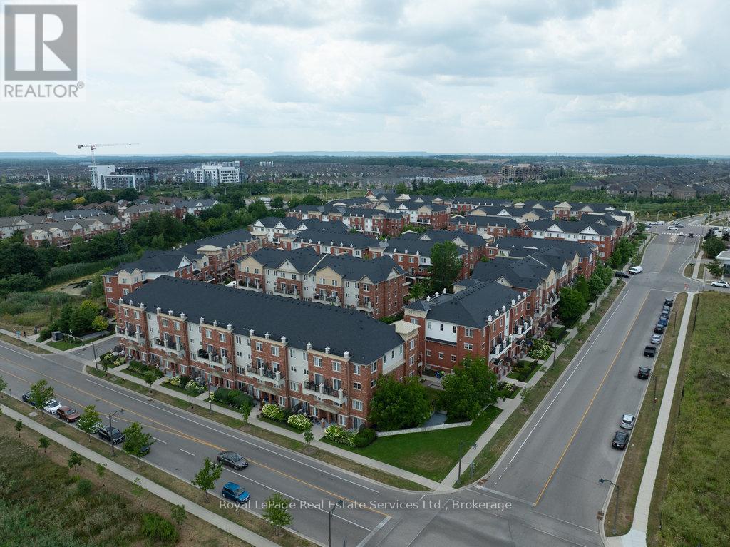 












24 - 47 HAYS BOULEVARD

,
Oakville (RO River Oaks),




Ontario
L6H0J1

